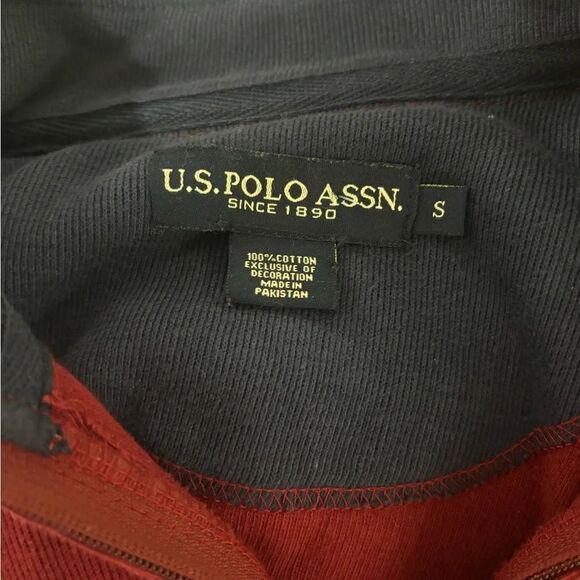 U.S. Polo pullover size small. Closet J41‎ - Picture 2 of 4
